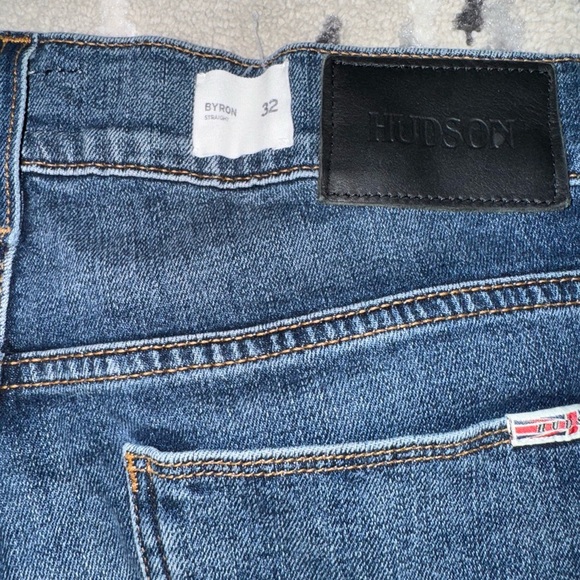 HUDSON Jeans Byron Straight Leg Jean Size 32 color Blue Mountain 
Retail 195$ - Picture 10 of 13